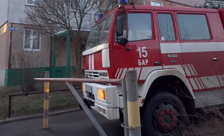 В Барі бійці ДСНС врятували 72-річного чоловіка, в якого загорілася квартира