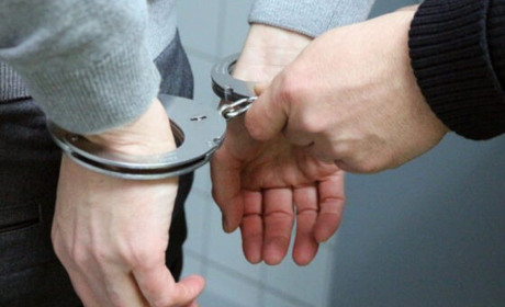 Поліцейські викрили чоловіка, який пограбував пенсіонера