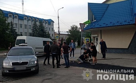 У Чорткові під колесами автівки опинилася вагітна жінка