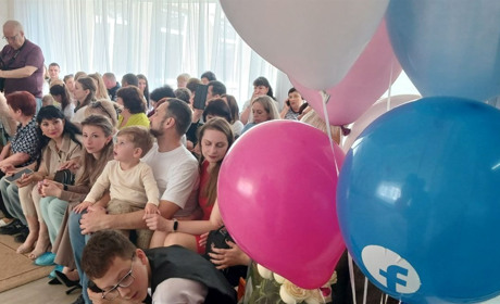 «Маленькі — вже великі»: у Первомайську малеча прощалася з дитсадком і готувалася до школи