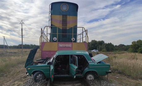 На Шосткинщині сталась аварія на залізничному переїзді