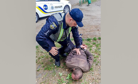 На Кагарличчині чоловік погрожував розправою старості села