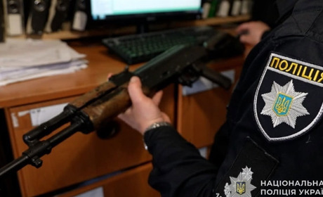 28 автоматів та тисячі набоїв: як на Шосткинщині проходить декларування зброї