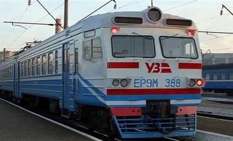 Оновлений розклад руху пасажирських поїздів по станції Кривин та автобуса до Кривина