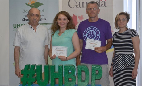 Виноградарі з Берислава отримали грант від канадців