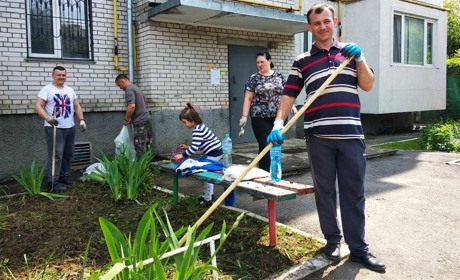 Мешканці ОСББ «Молодіжний» у Жмеринці готуються до Дня будинку