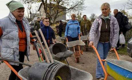 Займатимуться благоустроєм та отримуватимуть зарплату: на Шевченківщині створюють робочі бригади