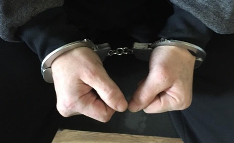 Пограбував офіс ОСББ та зберігав наркотики: у Южному посадили за грати зловмисника