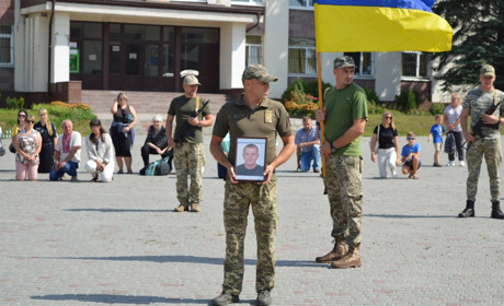 У Лановецькій громаді на Кременеччині зустріли тіло захисника Зіновія Зажерея
