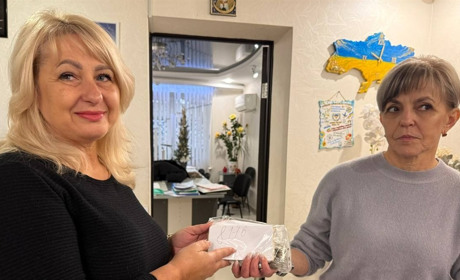 Шкарпетки, ліки, листівки та кошти: діти, батьки та вихователі садочка «Дюймовочка» — бійцям ЗСУ