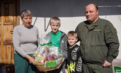 На Звягельщині лісівники відвідали родини загиблих на війні колег