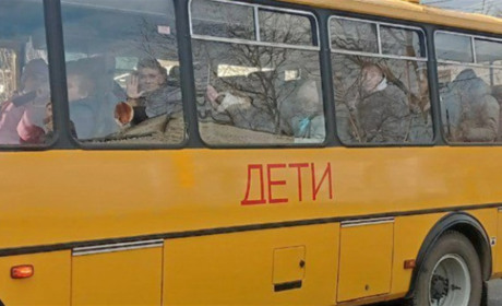 Дітей з Нової Каховки відправили до Москви на «кремлівську ялинку»