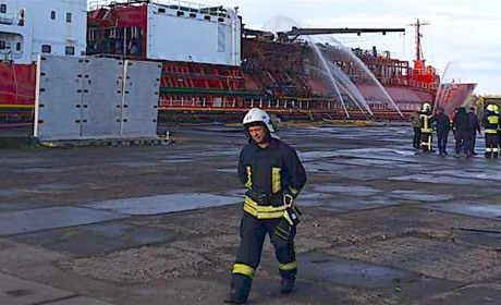 Пожежу на турецькому газовозі ORINDA в Ізмаїлі повністю ліквідовано: загрози вибуху більше немає