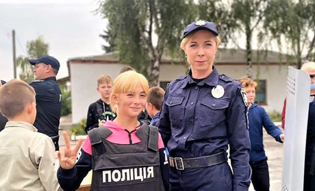 "День з поліцейським та рятувальником" у ЗОШ № 3