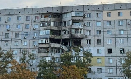 Окупанти зранку гатили по Херсону: 2 загиблих і 24 поранених, пошкоджено понад 80 будинків