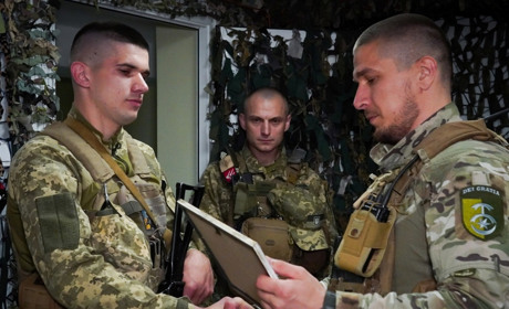 Командир 30-ї ОМБр привітав бійців з Днем піхоти та вручив нагороди