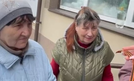 У Каховці роздавали “колорадські” стрічки (відео)