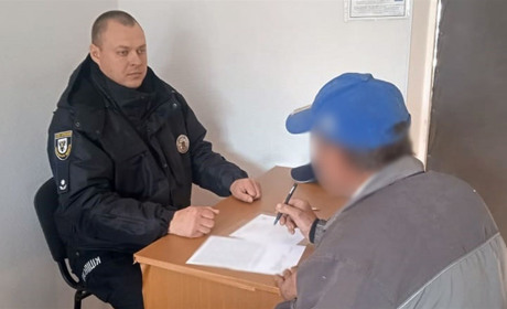Викрав сумку з грошима і продуктами у пенсіонерки: поліція затримала підозрюваного