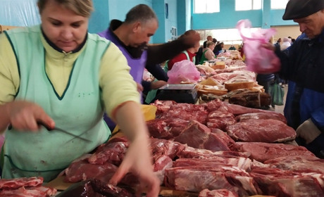 Ціни на звягельському базарі на початок жовтня: молоко, яйця, м’ясо та овочі