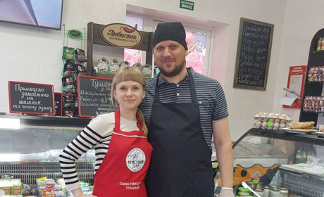 Скористалася грантом: жителька Дубровиці отримала 250 тисяч на розвиток магазину м’ясної продукції