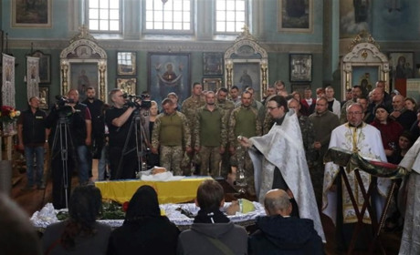 Громада Сміли прощалася із захисником Ткаченком Сергієм