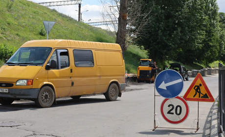 У Жмеринській громаді продовжують ремонт дорожнього покриття