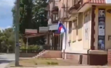 У Новій Каховці підірвали авто з окупантом