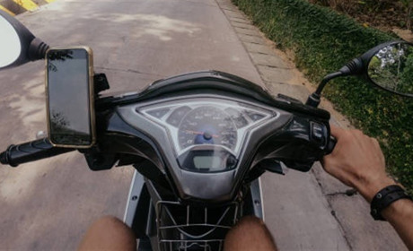 Великодальницька сільрада звернулася до поліції: просить відреагувати на підлітків з мопедами