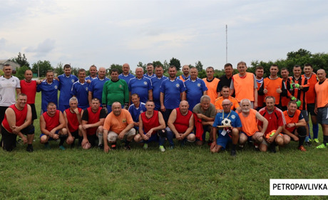 50 років у футболі: у Миколаївці провели футбольний турнір на честь футболіста Анатолія Сидоренка