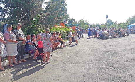 В Новаках, Каноницької тергромади, відсвяткували День села на Трійцю