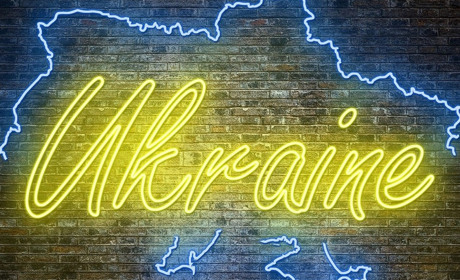 Найбільша кількость порушень щодо мови - у сфері обслуговування, в освіті та серед посадовців