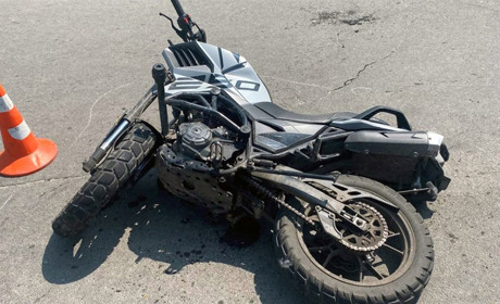 У Славуті поліцейські встановлюють обставини ДТП, у якій травмувались мотоцикліст та його пасажирка