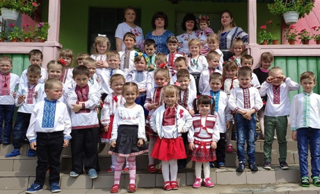 У День вишиванок калинівчани одягнули вишиті сорочки: Фото із соцмереж