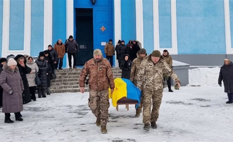 Дубровицька громада попрощалася з військовослужбовцем Русланом Харкевичем