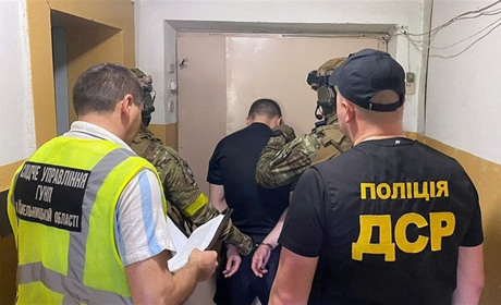 Кримінальників, які займалися вимаганням коштів, затримали на Шепетівщині