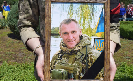 "На могилі моїй посадіть молоду яворину…" Під легендарну пісню Нетішин попрощався з Ігорем Басюком