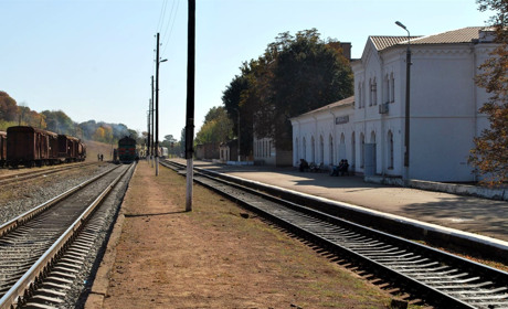 З 1 червня через Золотоношу курсуватиме  приміський дизель-потяг