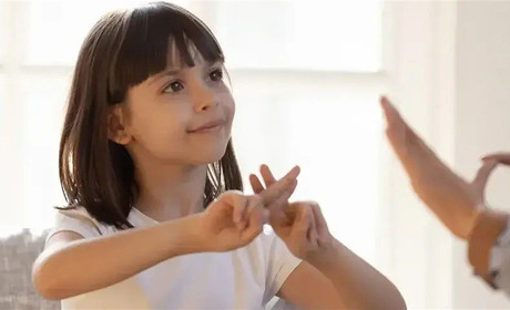 23 вересня – Міжнародний день жестових мов, а віряни відзначають Зачаття святого Івана Хрестителя