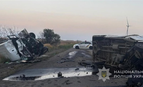 Троє людей загинули, восьмеро травмовані у ДТП на трасі Одеса — Миколаїв