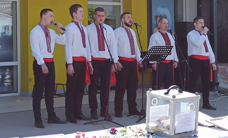 В Барі відбувся благодійний концерт-ярмарка на підтримку ЗСУ