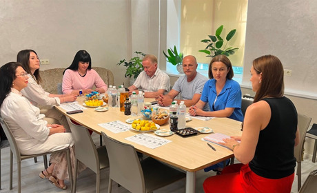 Як повернути лікарів в порожні ФАПи: рішення круглого столу для сіл Біляївської громади