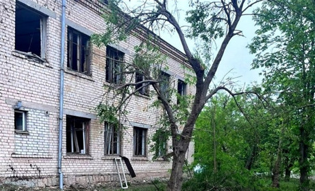 На Херсонщині російські терористи атакували житлові квартали та критичну інфраструктуру