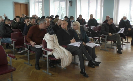 Щоб прийти на сесію міської ради тепер треба заздалегідь записатися: найцікавіші моменти регламенту