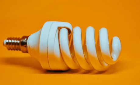 Відключення електроенергії: хто та коли залишиться без світла в листопаді