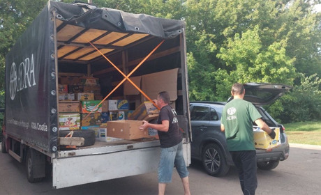 Життя продовжується: попри обстріли Петропавлівська громада знову з хлібом