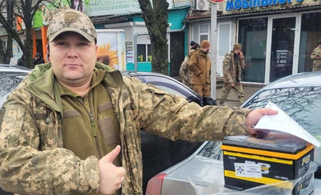 Волонтери БФ Євгена Коростельова відвезли генератор і акумулятор для захисників Гуляйполя