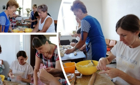 Віряни церкви «Нове життя» приготували понад 1000 вареників для військових