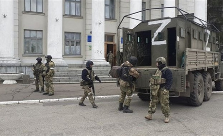 Чому окупанти ідуть з Херсона: У кремлі готують нові методички