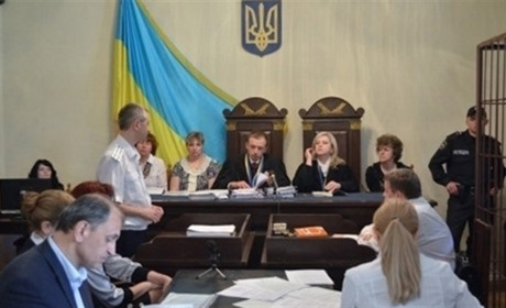 У Новій Каховці безробітні і пенсіонери здають декларації 