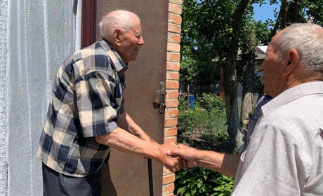 Пенсіонера локомотивного депо ім. Т. Шевченка привітали з 95-річчям